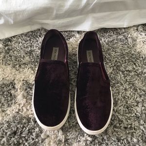 Steve Madden slip ons